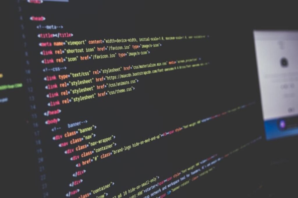 Código de programação na tela do computador